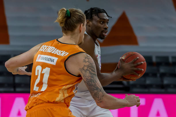 正是这一趋 正是这一趋